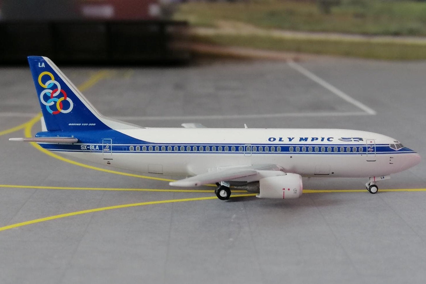 1/400 Olympic Airlines B 737-300 Miniature Models M4OA733A