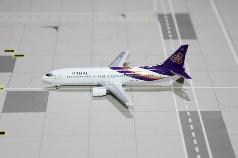 1/400 Thai Airways B 737-400 Miniature Models M4TG734B