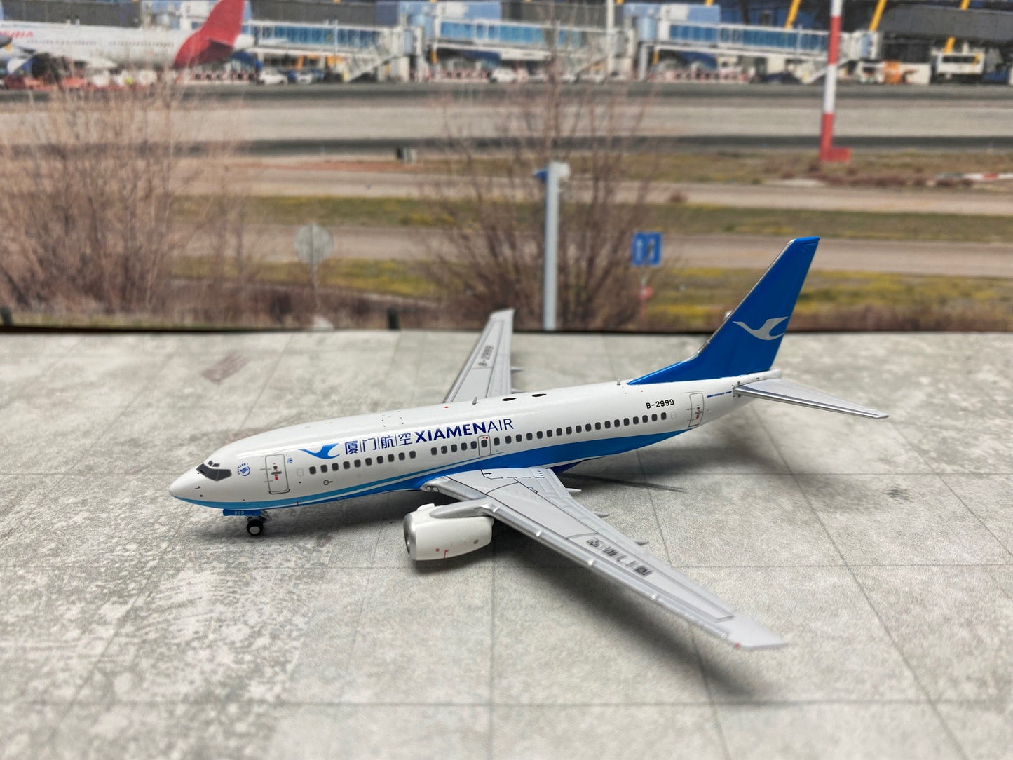 1/400 Xiamen B 737-700 Panda Models WM0004