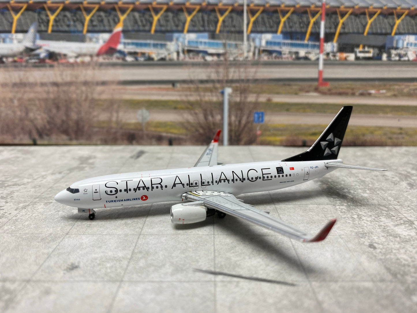 1/400 Turkish Airlines B 737-800 "Star Alliance Livery" Witty Wings WTW-4-738-015