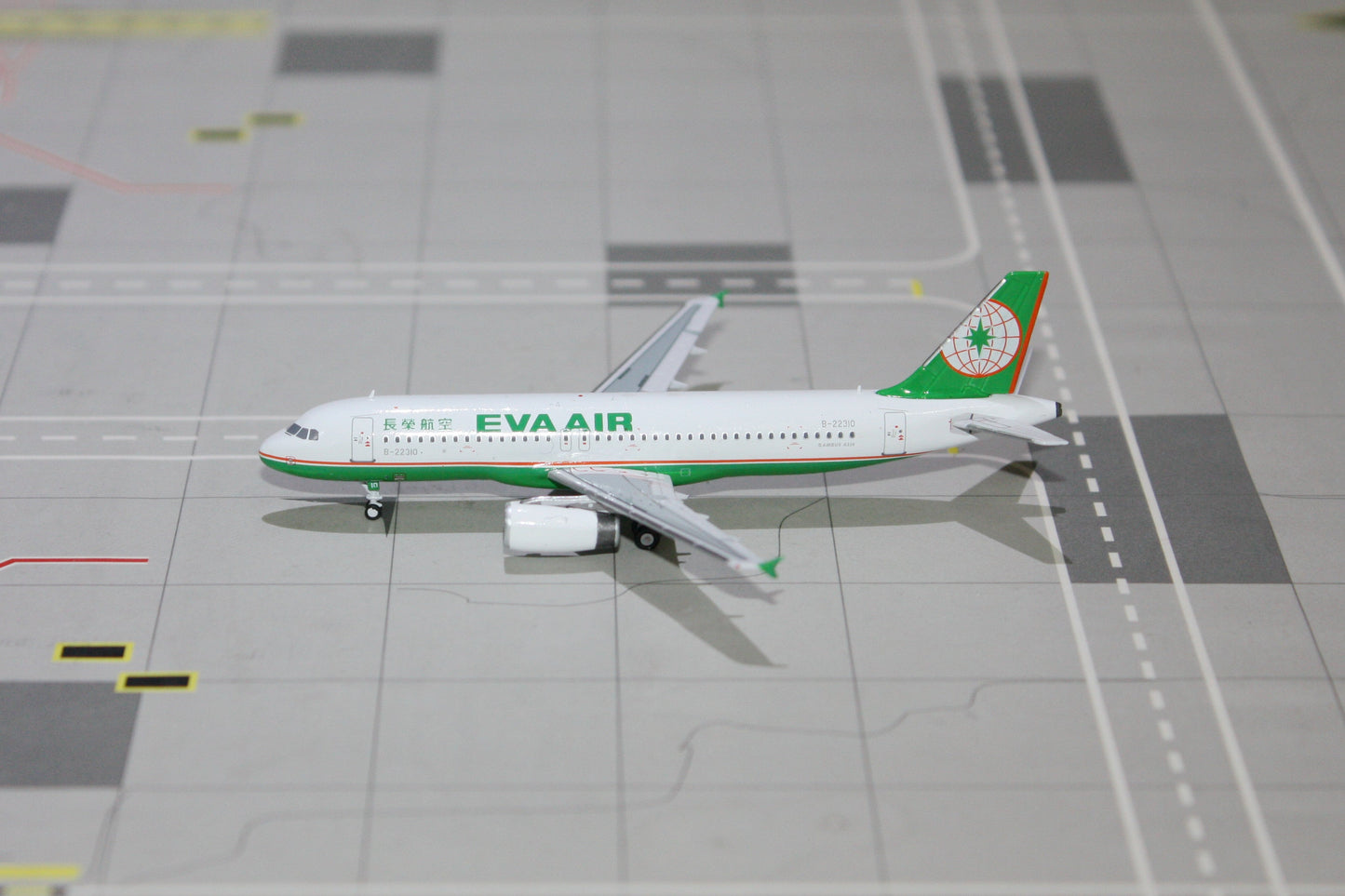 1/400 EVA Air A320 Miniature Models M4BR320A